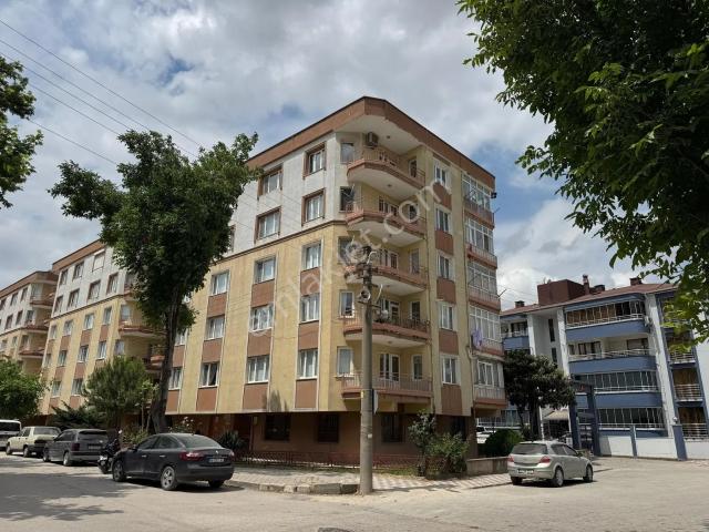 Bursadabul'dan Barış Mah. İçi Özenle Yenilenmiş 3+1 Daire