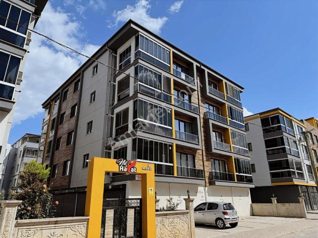 Bursadabul'dan Barış Mah.nil Hayat Sitesi Köşe 3+1 Daire