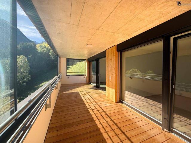 Bürserberg: Neuwertige 2 Zimmer Terrassenwohnung ca. 59 m2 mit exklusiver Panorama Terrasse ca. 21 m2