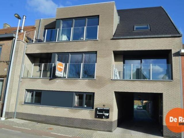 BURST Recent, gelijkvloers appartement met staanplaats