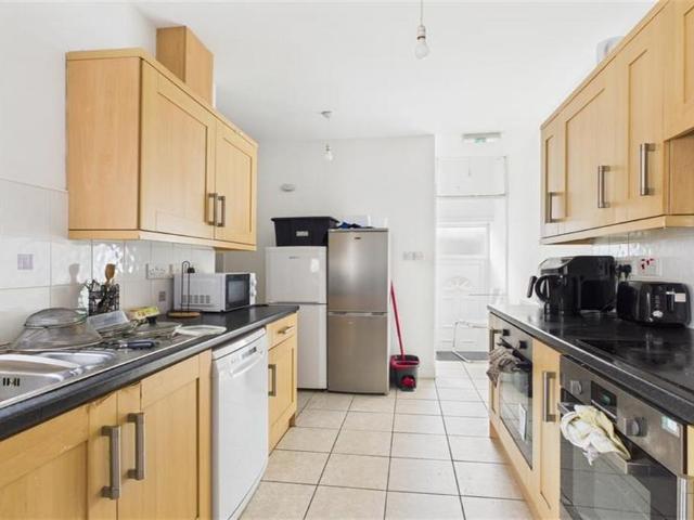 Buston Terrace, Jesmond, Newcastle. 6 bed maisonette to rent £3,900 pcm £900 pw