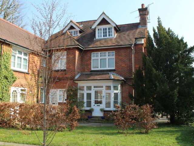 Busbridge Lane, Godalming GU7, 1 bed flat to rent, £975 pcm | PrimeLocation