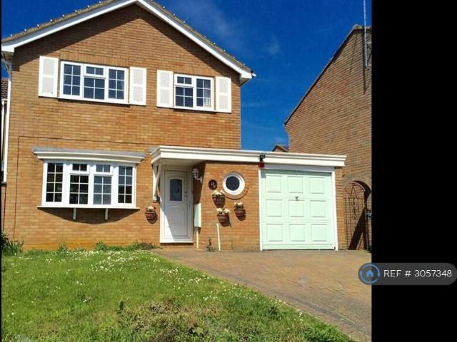 Busby Close, Buckingham, MK18 3 bed detached house to rent £1,500 pcm £346 pw