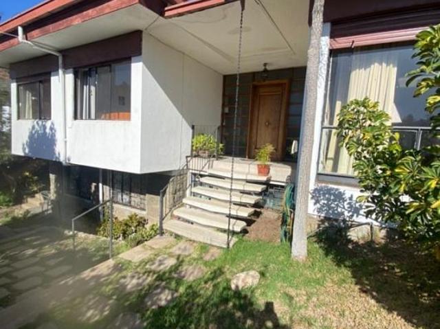 ¿Buscas comprar una gran casa en Miraflores Bajo?