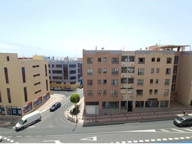 ? ¿Buscas un piso amplio, luminoso y cómodo en Telde? Puede que acabes de encontrarlo