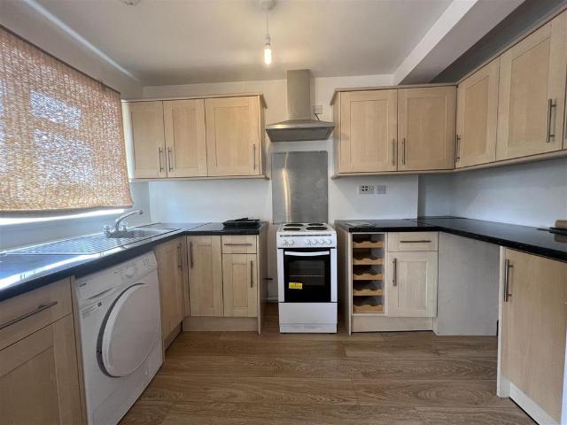 Bush Avenue, Bristol BS34 3 bed apartment to rent £1,480 pcm £342 pw