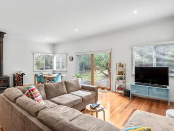 Bush, Birds & Beach – Classic Moggs Creek Bush Retreat