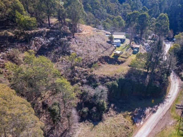 Bush Escape with Elevated Creek & Forest Views