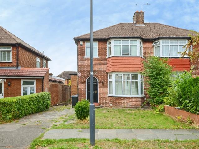 Bush Grove, Stanmore HA7, 3 bed semi detached house to rent, £2,595 pcm | PrimeLocation
