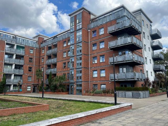 Bush House, Berber Parade, Shooters Hill SE18, 2 bed flat to rent, £1,800 pcm | PrimeLocation