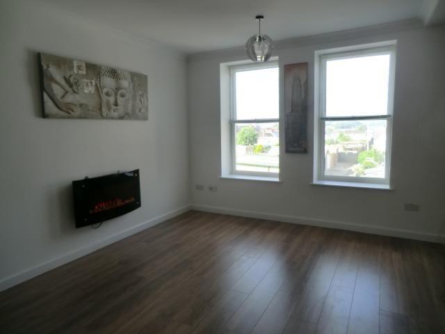 Bush Street, Pembroke Dock SA72, 2 bed flat to rent, £650 pcm | PrimeLocation