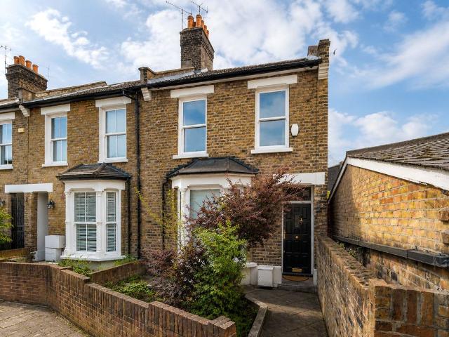 Bushberry Road, Hackney, London E9, 3 bed detached house to rent, £3,500 pcm | PrimeLocation
