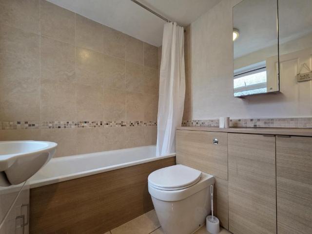 Bushbury Lane, Wolverhampton, WV10 3 bed house to rent £1,150 pcm £265 pw