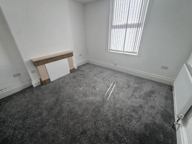 Bushbury Road, Wolverhampton WV10 2 bed apartment to rent £1,100 pcm £254 pw