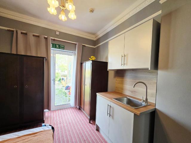 Bushey Grove Road, Bushey Watford WD23, 1 bed flat to rent, £4,983 pcm | PrimeLocation