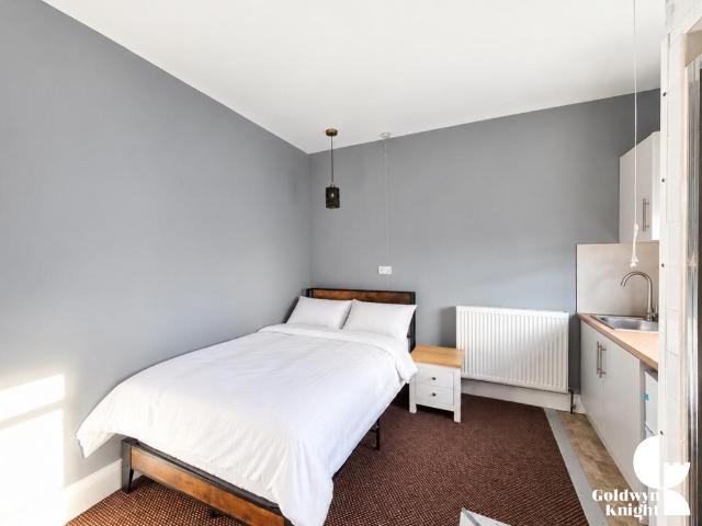 Bushey Grove Road, Bushey WD23 1 bed in a flat share to rent £1,000 pcm £231 pw