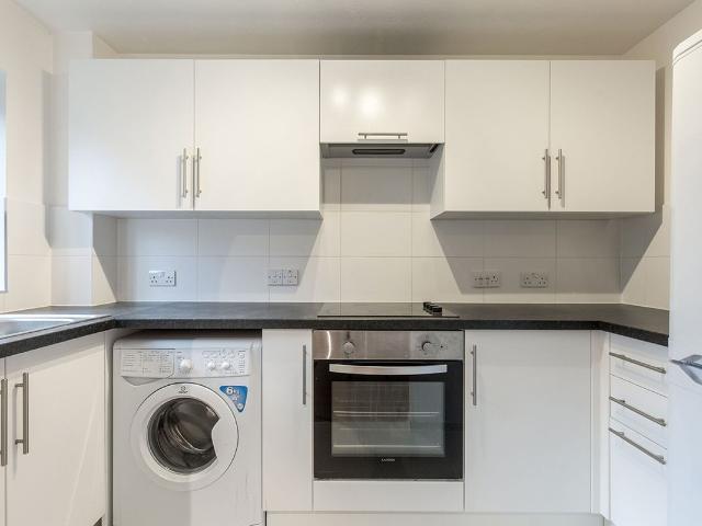 Bushey Grove Road, Bushey WD23, 2 bed flat to rent, £1,475 pcm | PrimeLocation