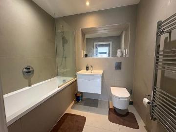 Bushey Hall Road, Bushey WD23 2 bed flat to rent £1,800 pcm £415 pw