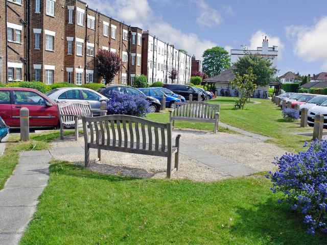 Bushey Road, Raynes Park SW20, 1 bed flat to rent, £1,550 pcm | PrimeLocation