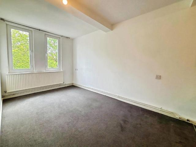 Bushfield Court, PETERBOROUGH, PE2 2 bed apartment to rent £880 pcm £203 pw