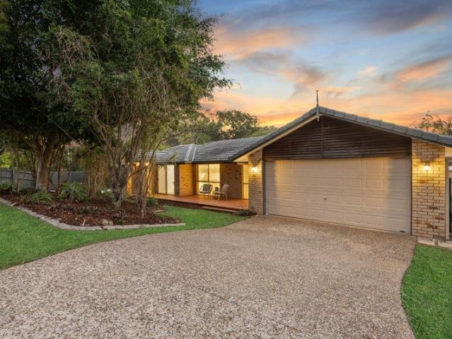 Bushland Backdrop, Brilliant Lifestyle