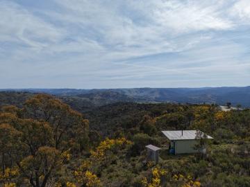 Bushland Retreat with Access & Scale