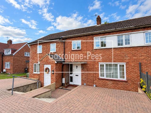 Bushy Hill Drive, Guildford, GU1 3 bed house to rent £2,000 pcm £462 pw