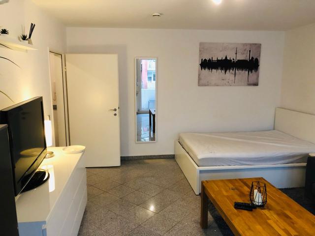 Businessappartement with balcony all inclusive, Hannover Amsterdam Apartments for Rent