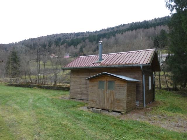 BUSSANG 88 Chalet T3 de 23m² à aménager et à rénover, terrain 1060m²
