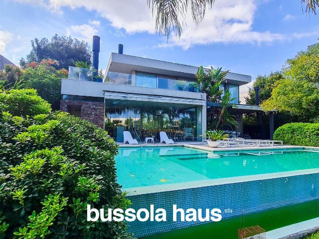 Bussola Haus
