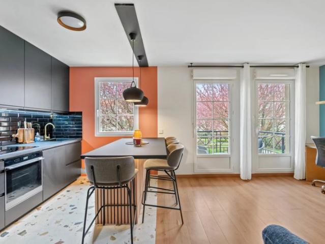 Bussy Saint Georges – Appartement 2 pièces 48 m² vendu meublé – Balcon & parking – RER à pied