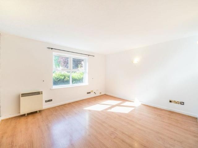 Butterfield Close, TW1, London