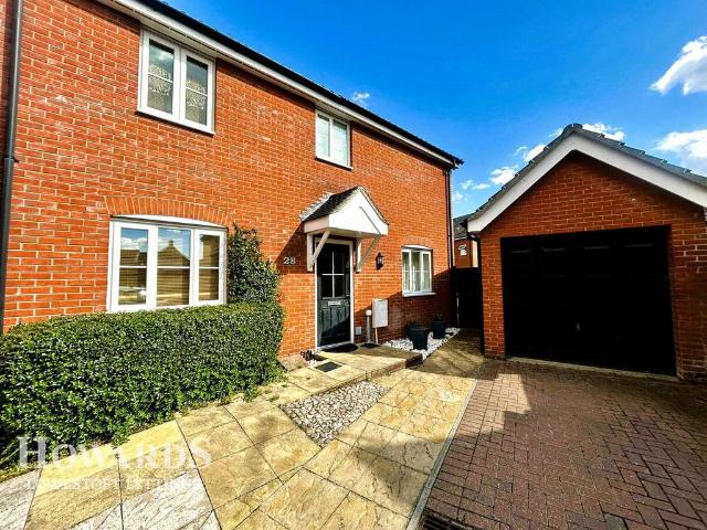 Buttermere Way, LOWESTOFT 3 bed detached house to rent £1,350 pcm £312 pw