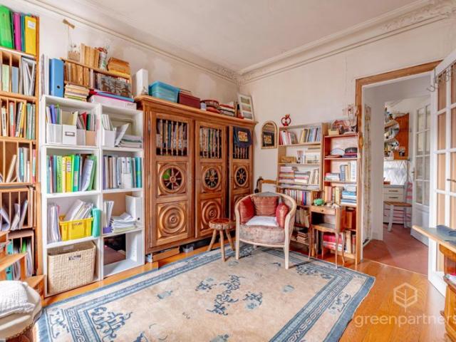 BUTTES CHAUMONT Rue Meynadier Viager occupé Dame 82 ans