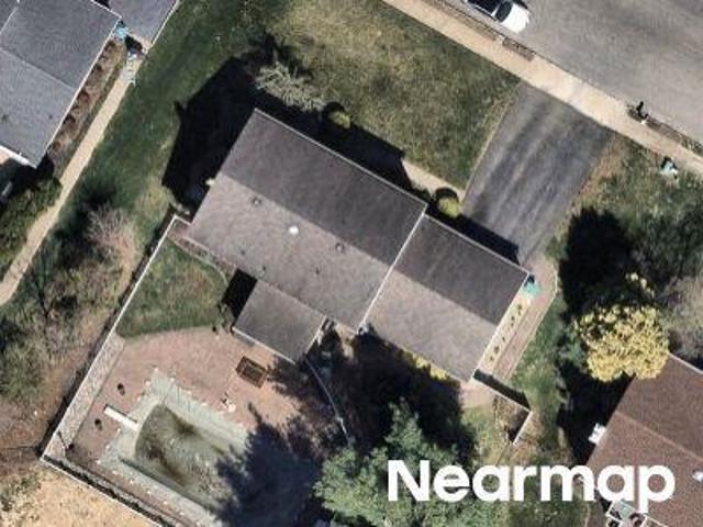 Buttonwood Dr