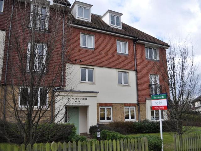 Butts Green Road, Hornchurch RM11, 2 bed flat to rent, £1,550 pcm | PrimeLocation