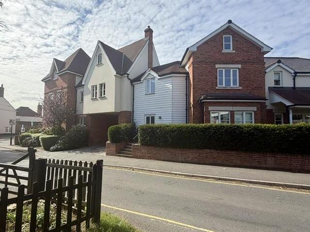 Butts Lane, Danbury 2 bed apartment to rent £1,500 pcm £346 pw