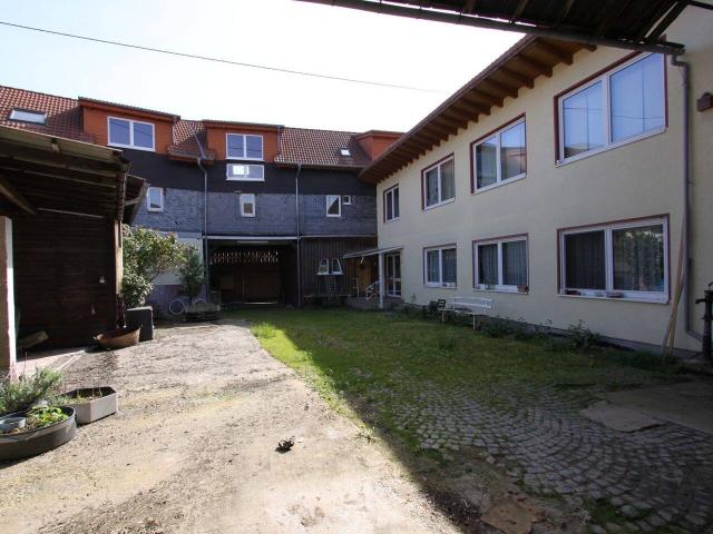 Butzbach: Großvolumiges Wohnobjekt ca. 568 m² mit attraktivem Einstiegspreis & Entwicklungspotenzial
