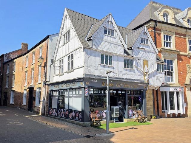 Butchers Row, Banbury OX16 1 bed flat to rent £950 pcm £219 pw