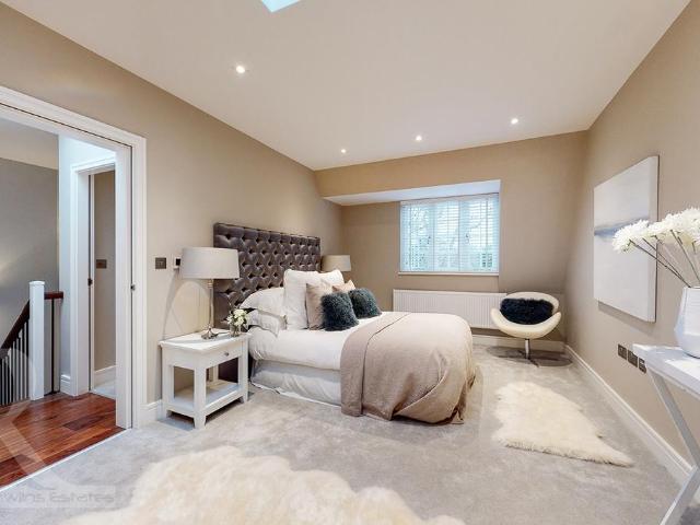 Bute Mews, London NW11 3 bed semi detached villa to rent £4,199 pcm £969 pw