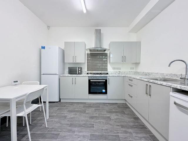 Bute Avenue, Lenton NG7, 2 bed semi detached house to rent, £1,300 pcm | PrimeLocation