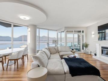 Greater Vancouver - Balcony, Fireplace
