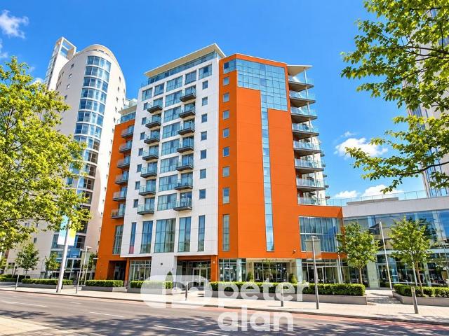 Bute Terrace, Cardiff, CF10 Studio to rent £900 pcm £208 pw