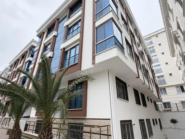 Butik Sitede Otoparklı Metrobüse Yakın 2+1 Daire