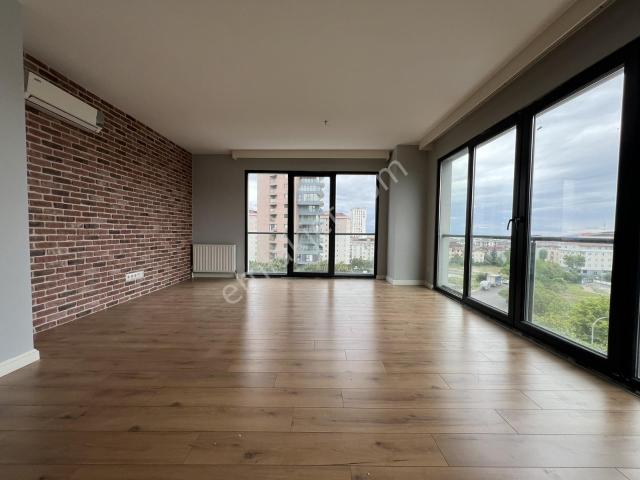 Butiq Kartal'da E 5'e 1_dk Deniz Manz. e.banyolu 126m2 2+1 5.kat