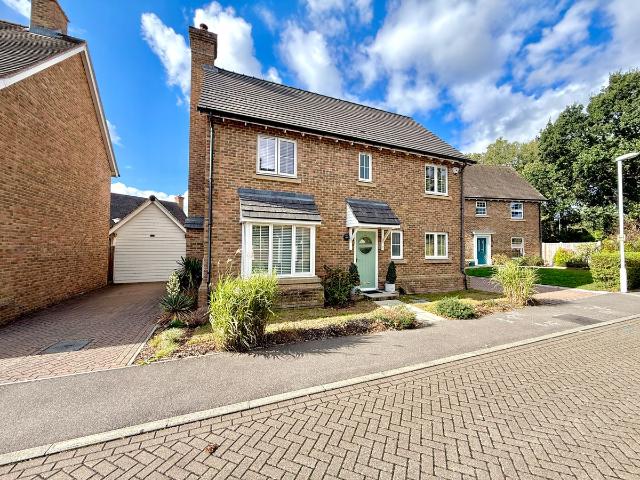 Butler Close, Maidstone ME17, 4 bed property to rent, £2,600 pcm | PrimeLocation