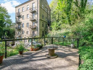 Butler Lane, Baildon, Shipley, West Yorkshire BD17, 3 bed flat to rent, £1,650 pcm | PrimeLocation
