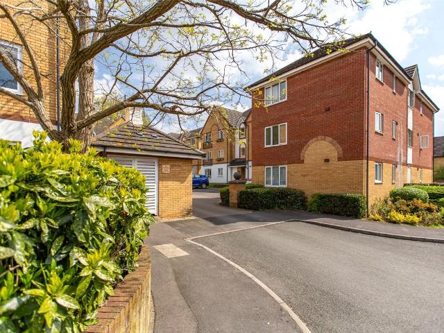 Butlers Close, Crew's Hole, Bristol BS5, 1 bed flat to rent, £1,200 pcm | PrimeLocation