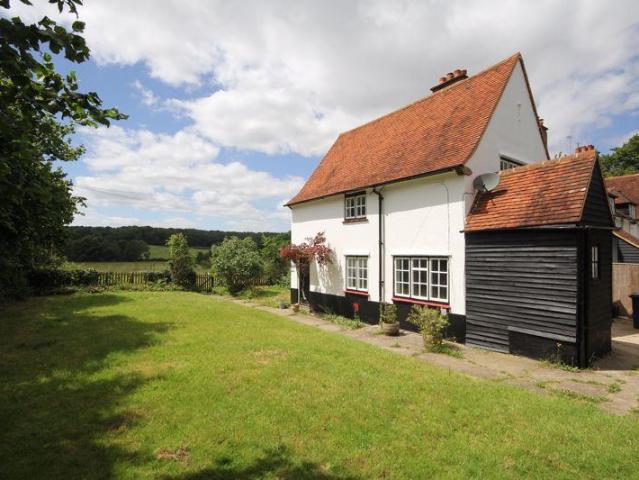 Butlers Cross Nr Wendover 3 bed cottage to rent £1,850 pcm £427 pw