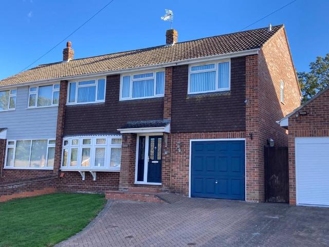 Butlers Way, Great Yeldham CO9 5 bed semi detached house to rent £1,750 pcm £404 pw